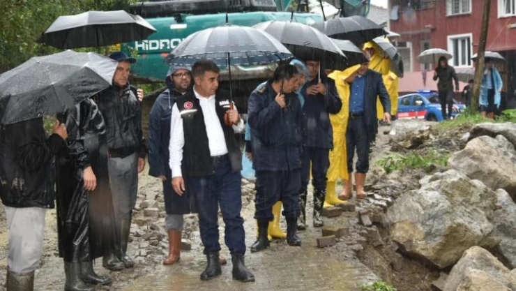 Yenice'de ev ve işyerleri sular altında kaldı