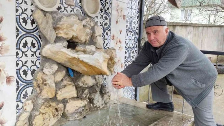 Yolda bulduklarıyla öyle şeyler yaptı ki gören inanamıyor