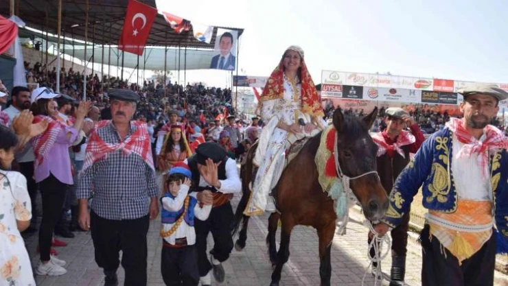 Yörük Göçü Korteji renkli görüntülere sahne oldu