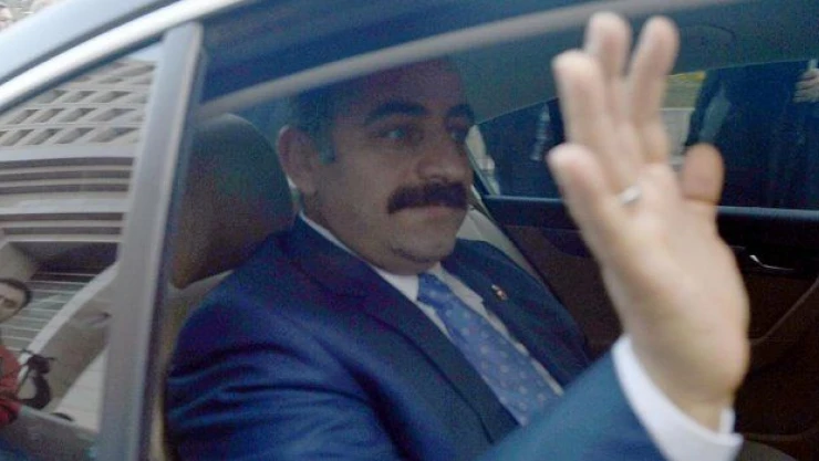 Zekeriya Öz hakkında Cumhurbaşkanı'na hakaretten yakalama emri